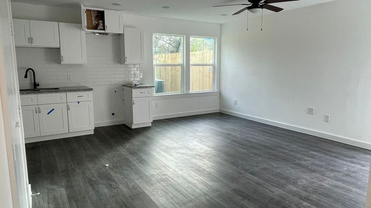 8226 Linda Vista Rd #B - Photo 4 of 13