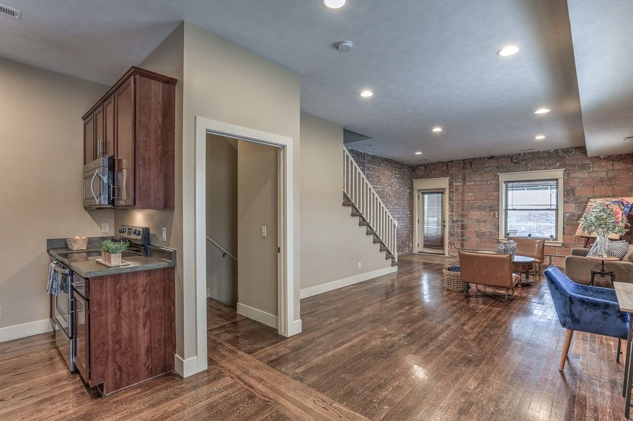 806 Park Avenue - Photo 2 of 28