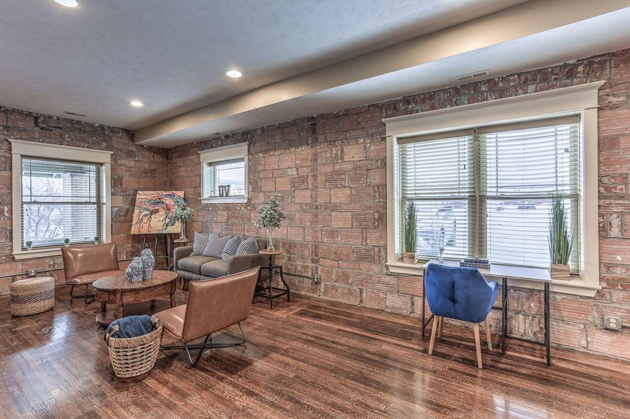 806 Park Avenue - Photo 3 of 28