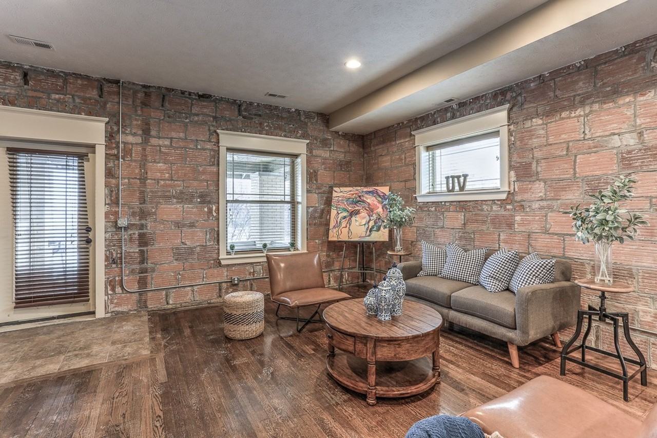 806 Park Avenue - Photo 4 of 28