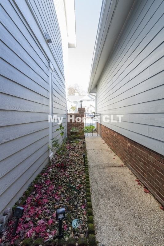 807 Greenleaf Ave #1 - Photo 3 of 37