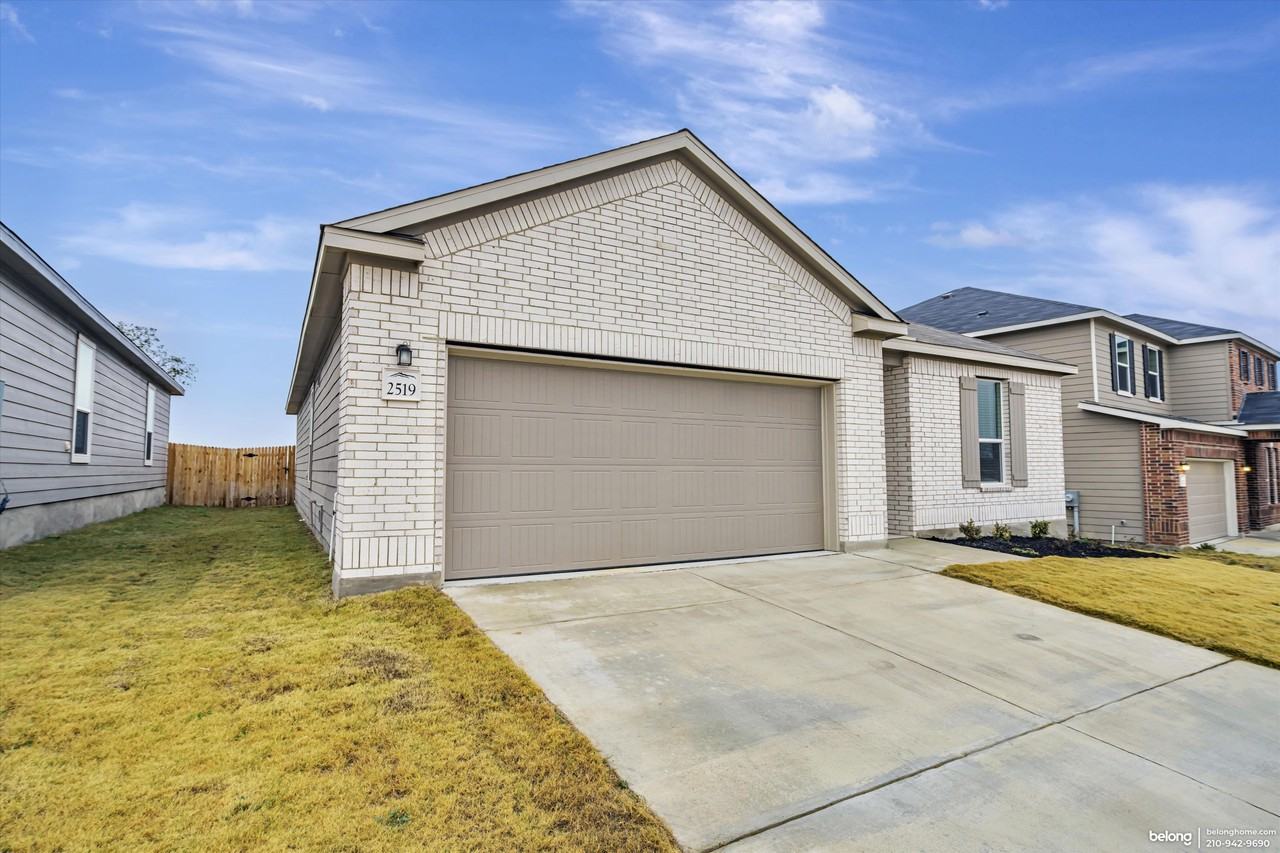 2519 Chronos Dr - Photo 6 of 30