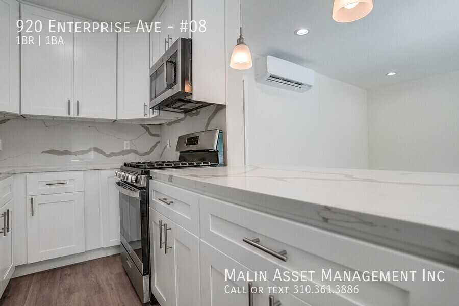 920 Enterprise Ave - Photo 3 of 14