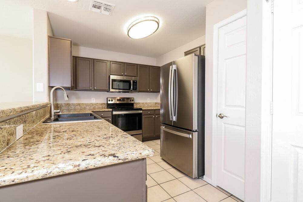 11929 W Corrine Dr - Photo 7 of 19