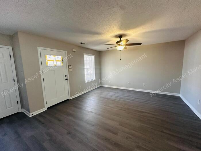 2733 Nelson Ave - Photo 3 of 12