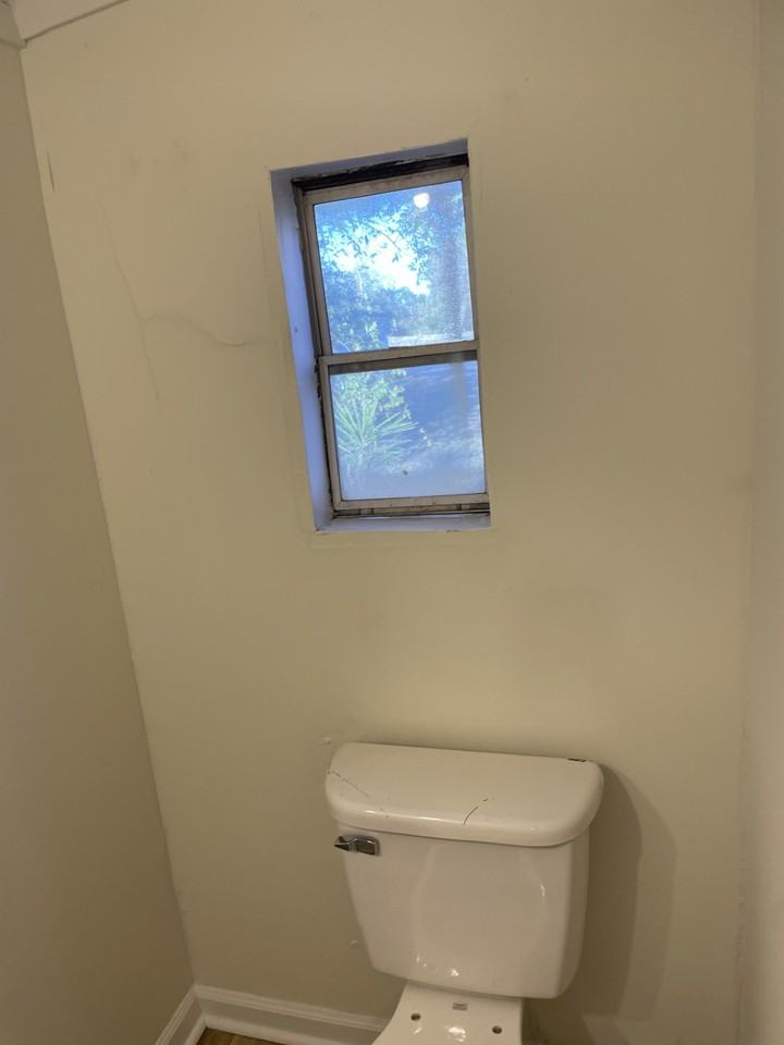 1073 Dempsey Ct #NA - Photo 3 of 7