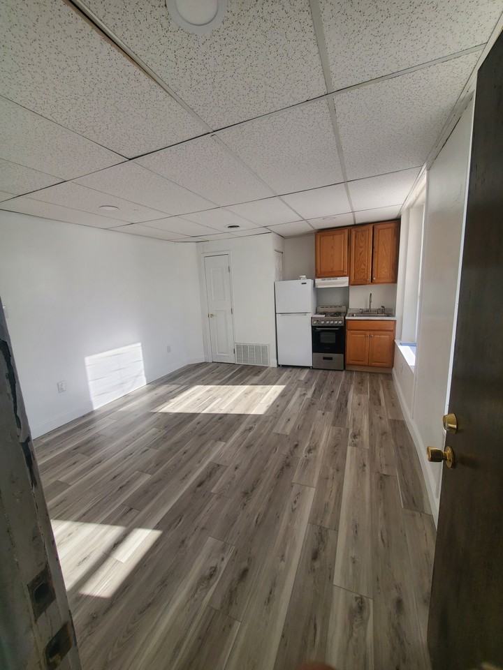 1600 Falck Ave #4 - Photo 5 of 7