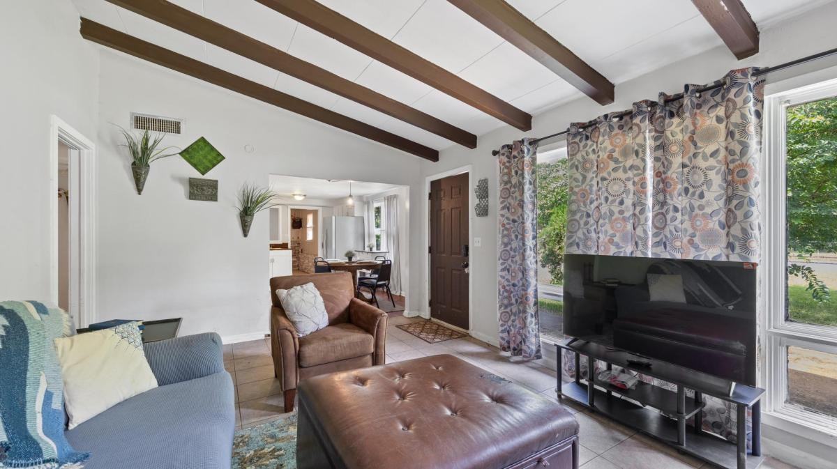 302 Mccartha Dr #NA - Photo 3 of 16