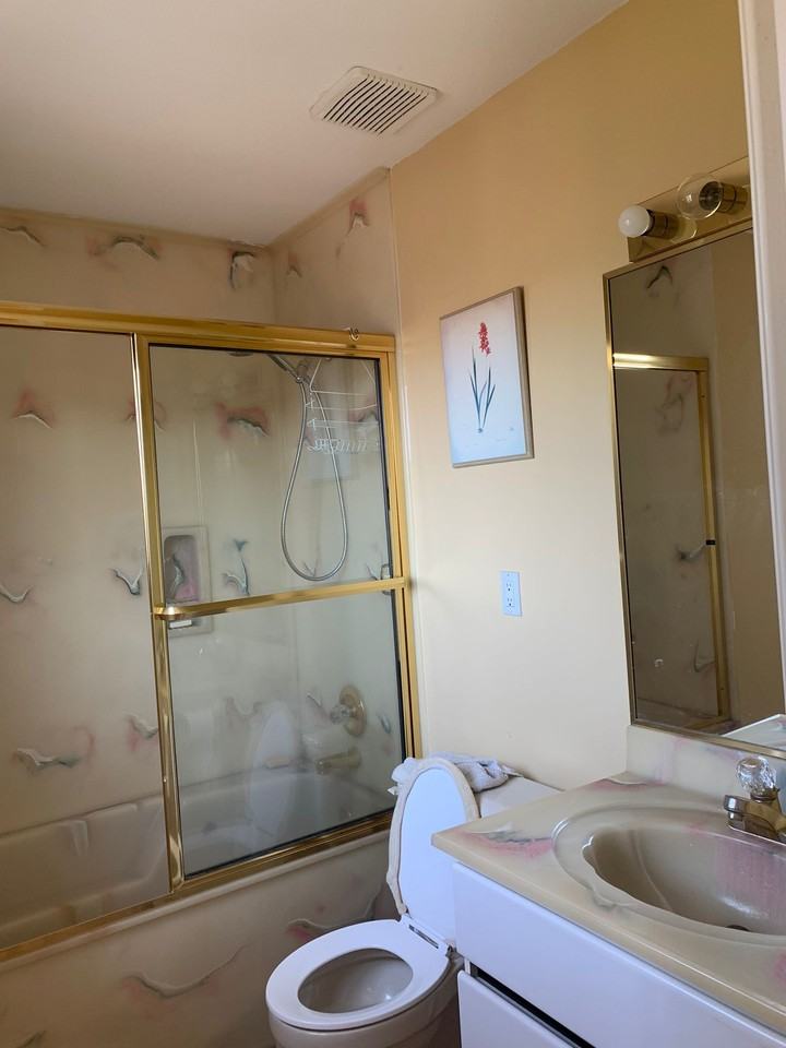 5821 Clarendon St - Photo 4 of 15