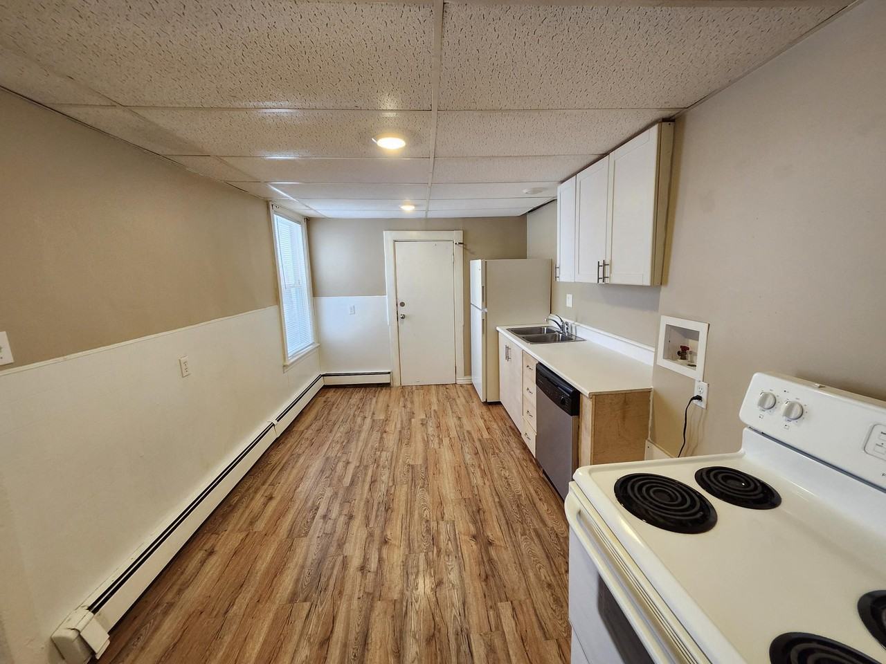 180 Duke St W #180 - Photo 3 of 30