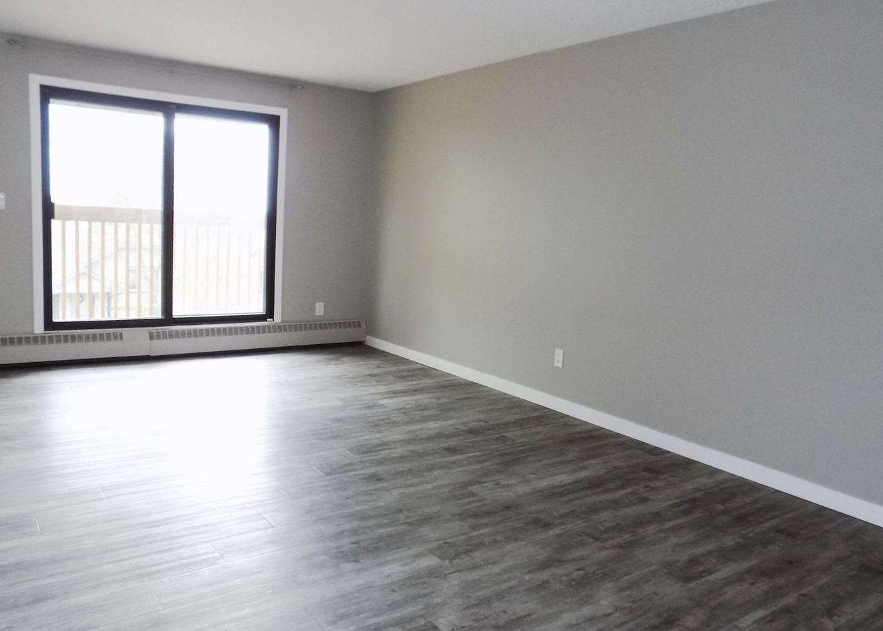 8111 96 StreetBlock D - 323 #323FR - Photo 2 of 7