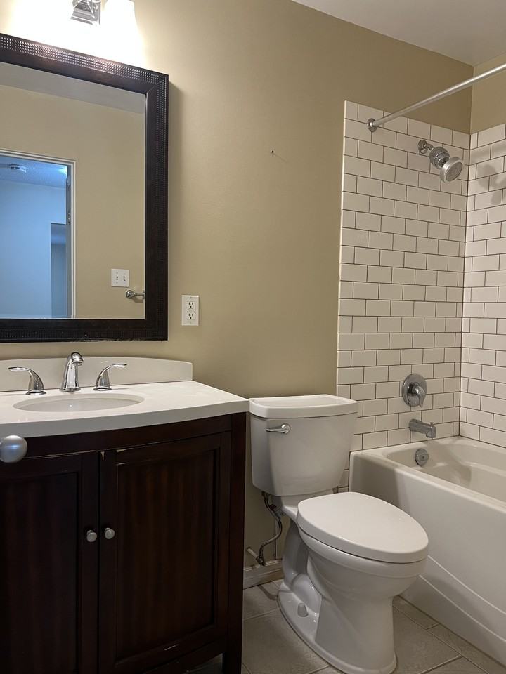 87 107-87 Westwood Drive #107 - Photo 3 of 9