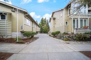 featured image of 325 Tormey Ln Ne