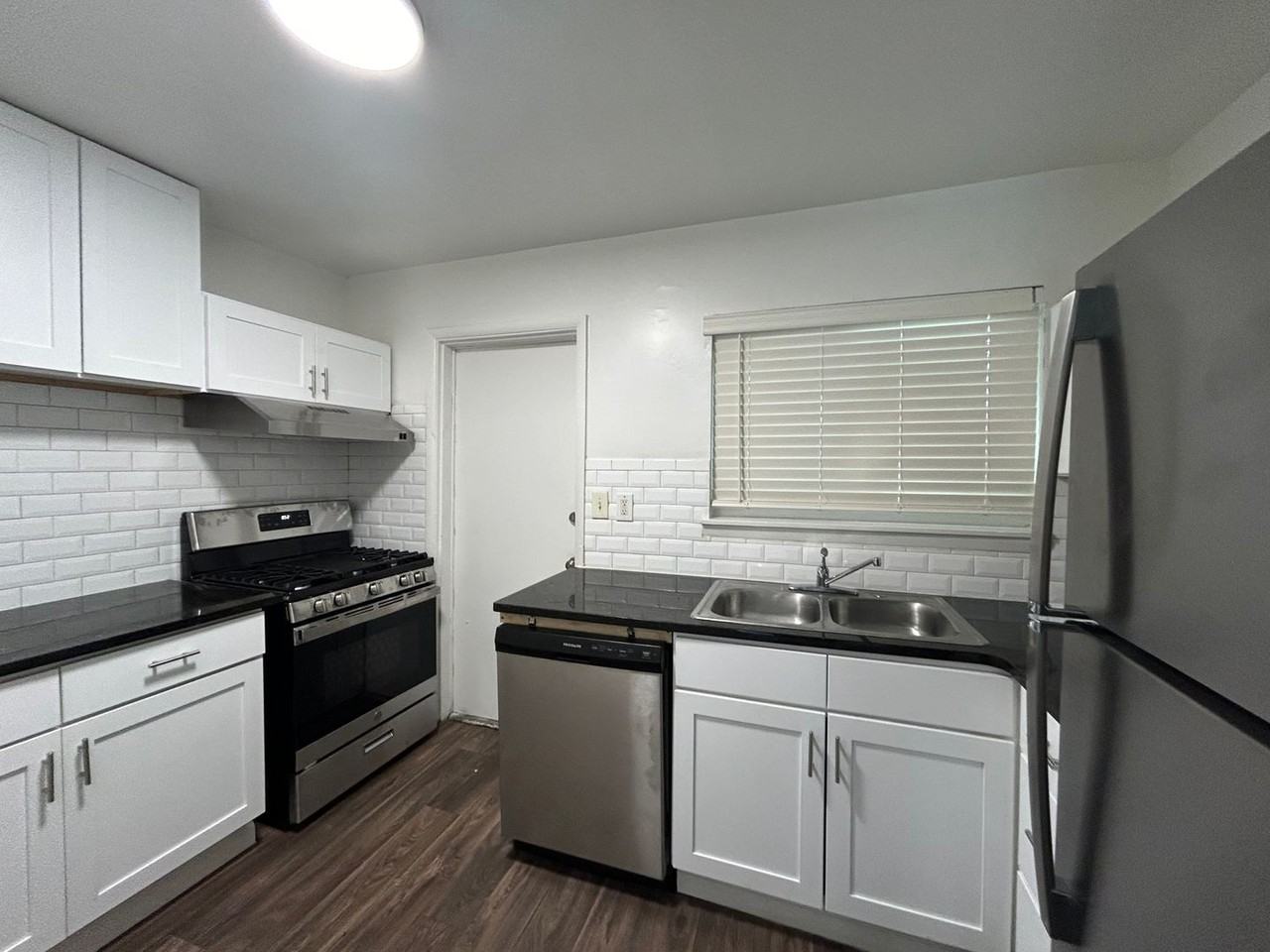 $500 OFF ON YOUR 1ST MONTH RENT! FULLY RENOVATED WITH STAINLESS STEEL APPLIANCES! - Photo 2 of 8