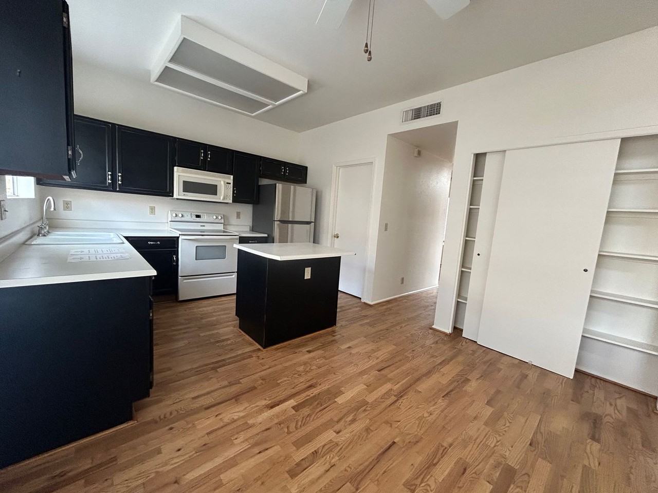 1220 E Liberty Shores Dr - Photo 3 of 15