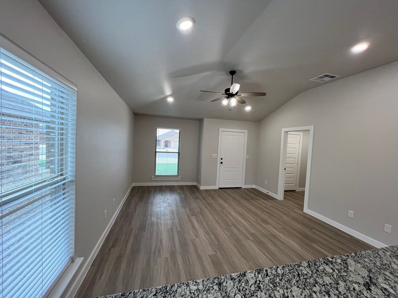 1617 132nd St - Photo 5 of 22