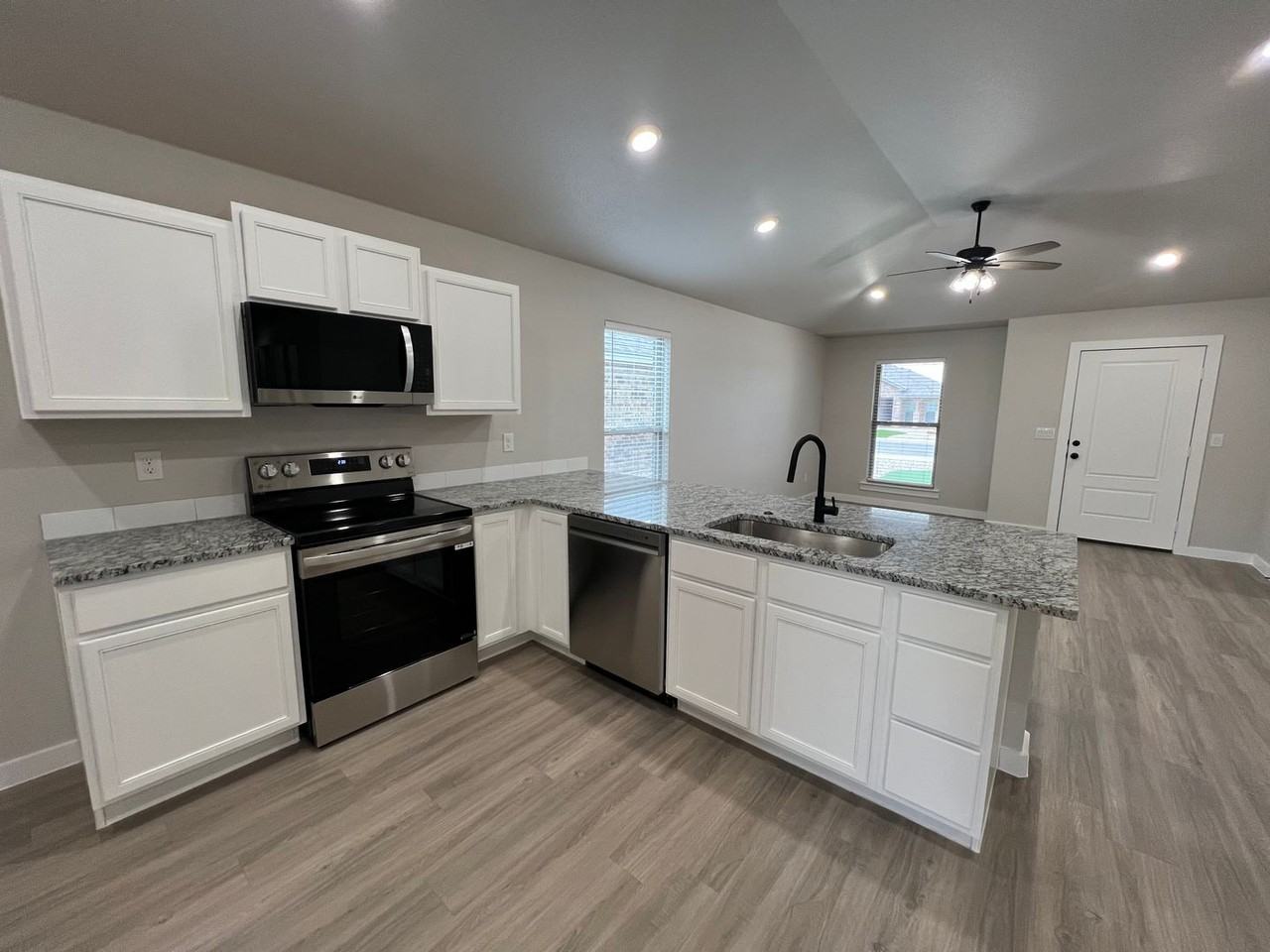 1617 132nd St - Photo 6 of 22