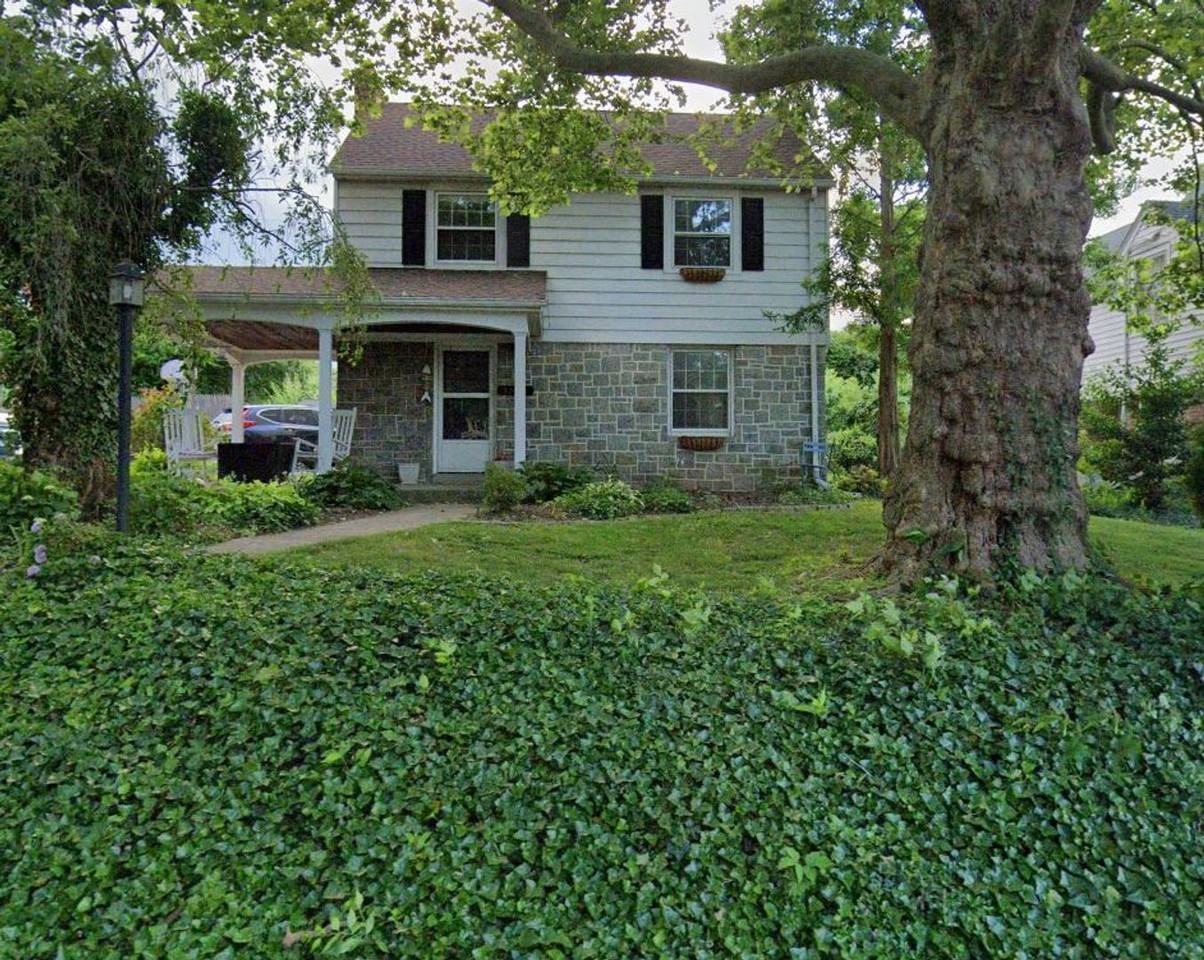 1524 Clover Ln - Photo 2 of 17