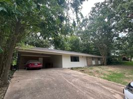 featured image of 2602 Maple Dr