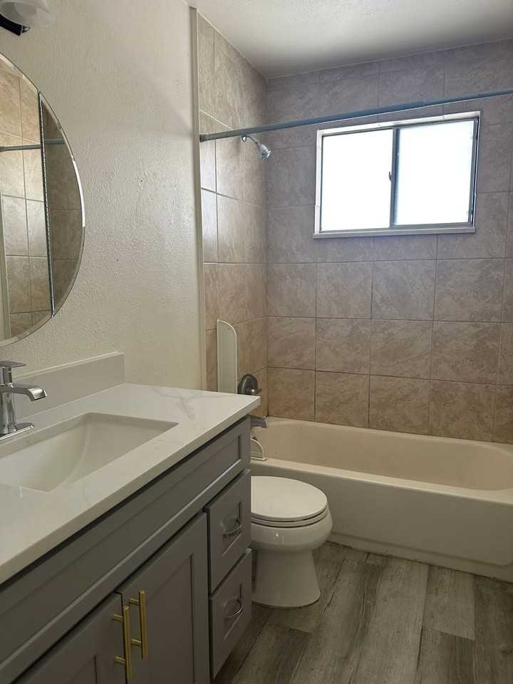 4604 Simms St - Photo 7 of 11