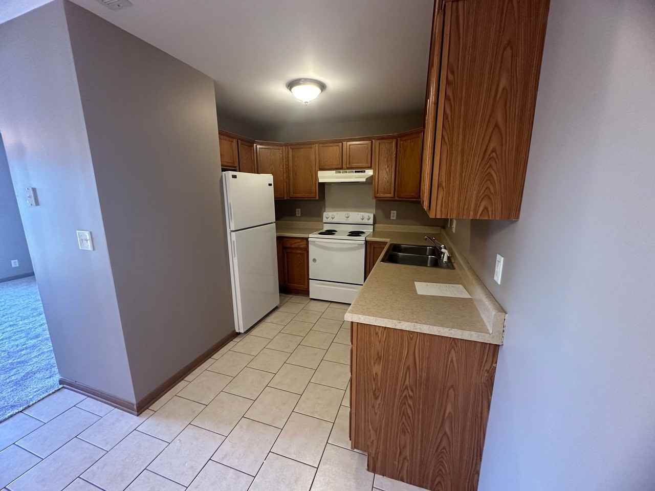 2 Bedroom for Rent - Photo 3 of 10