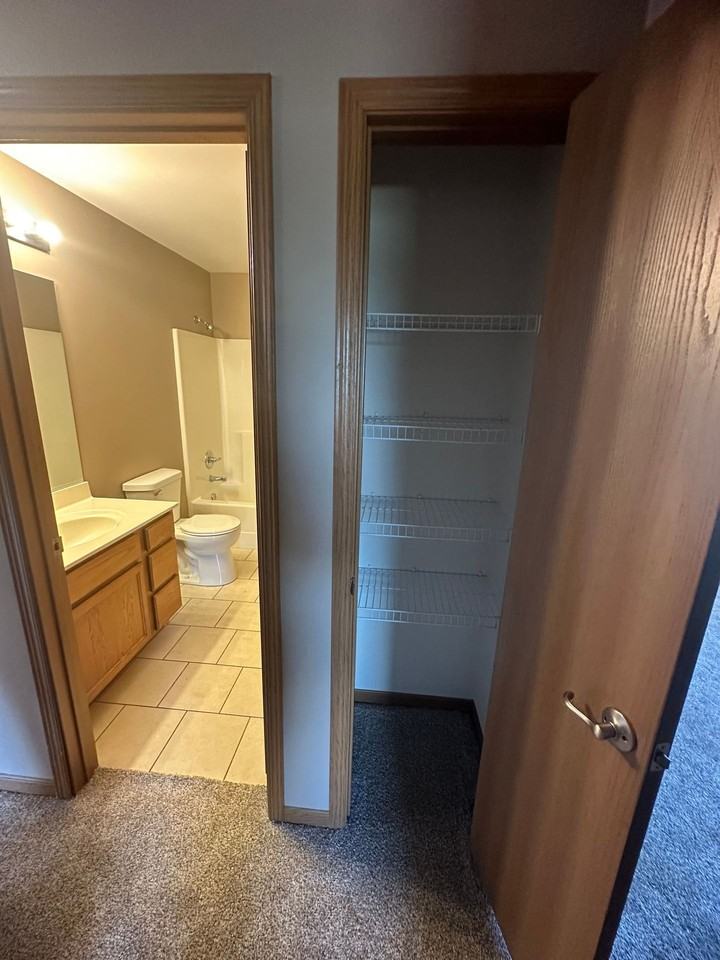 2 Bedroom for Rent - Photo 5 of 10