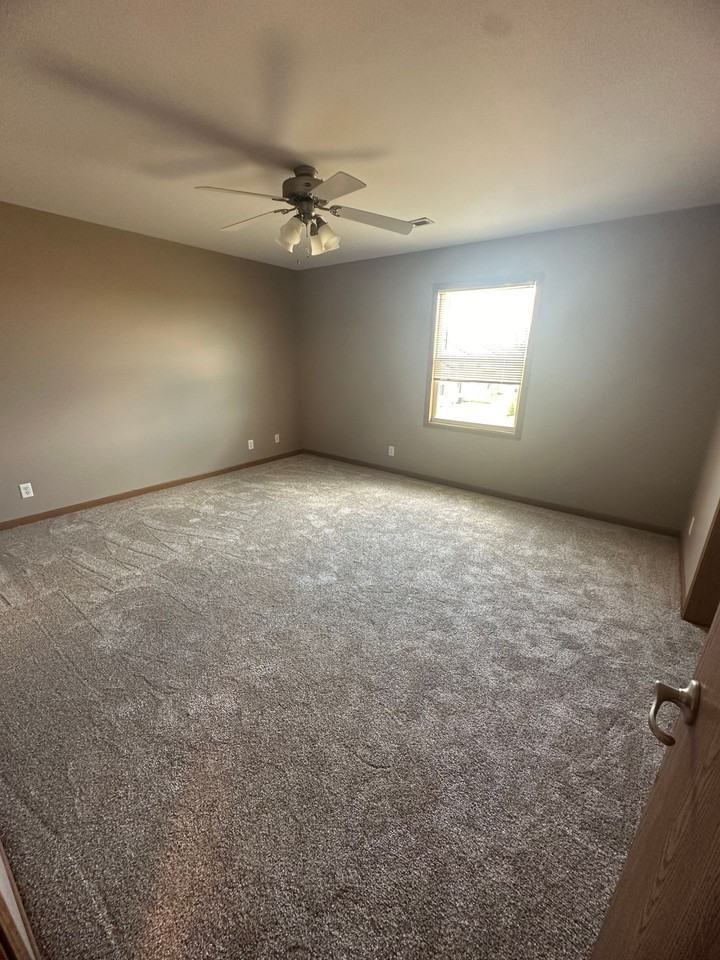 2 Bedroom for Rent - Photo 7 of 10
