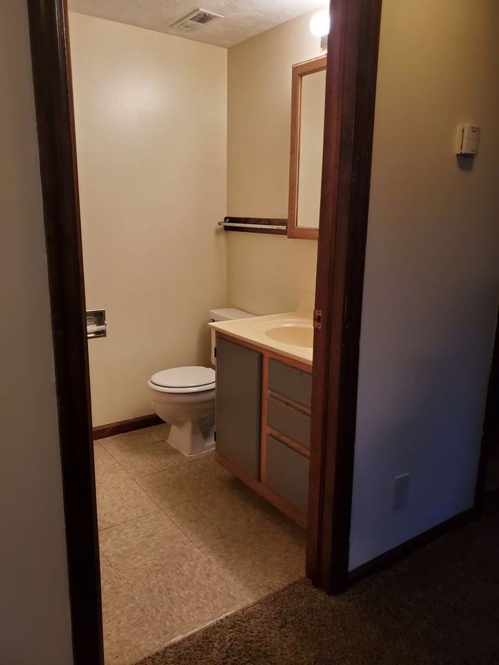 1510 Boswell Ave - Photo 4 of 13