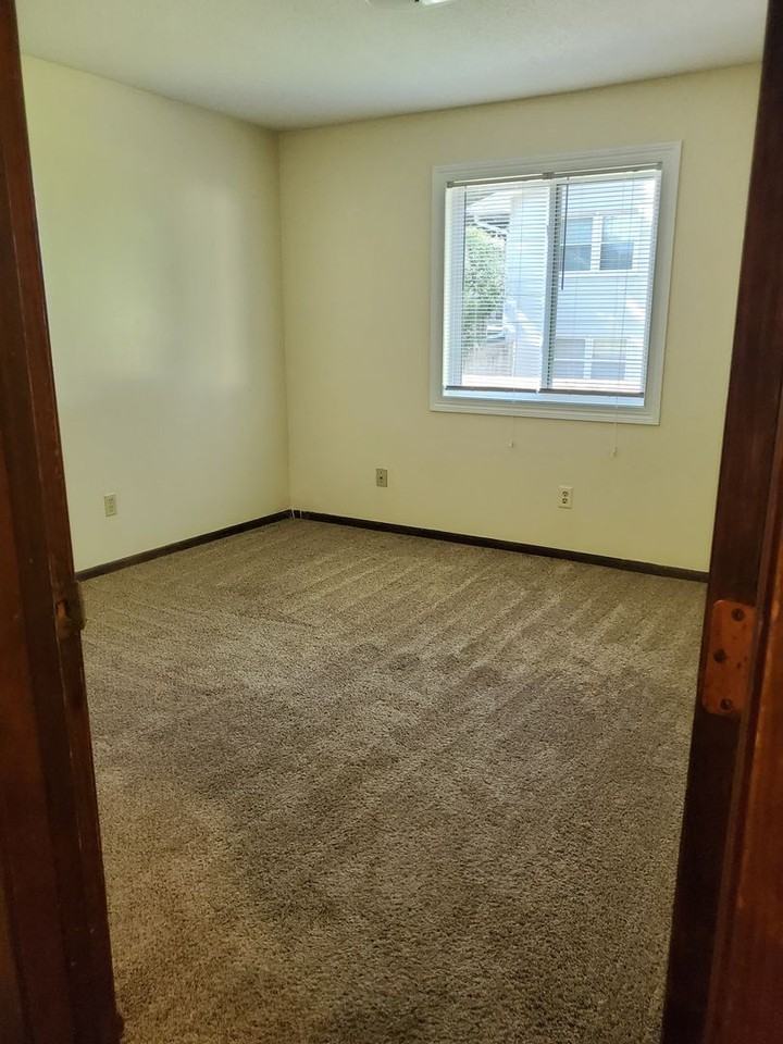 520 Kingwood - Photo 7 of 12