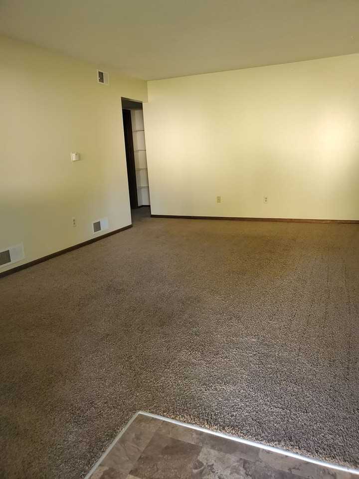 520 Kingwood - Photo 6 of 12