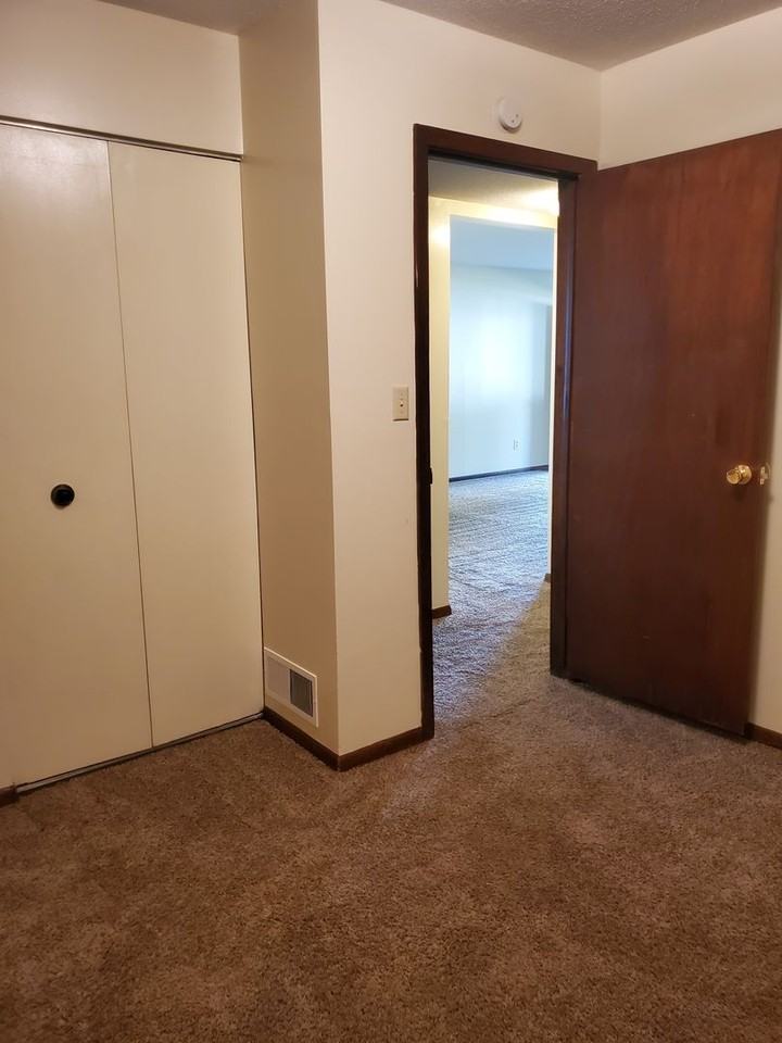 520 Kingwood - Photo 7 of 12