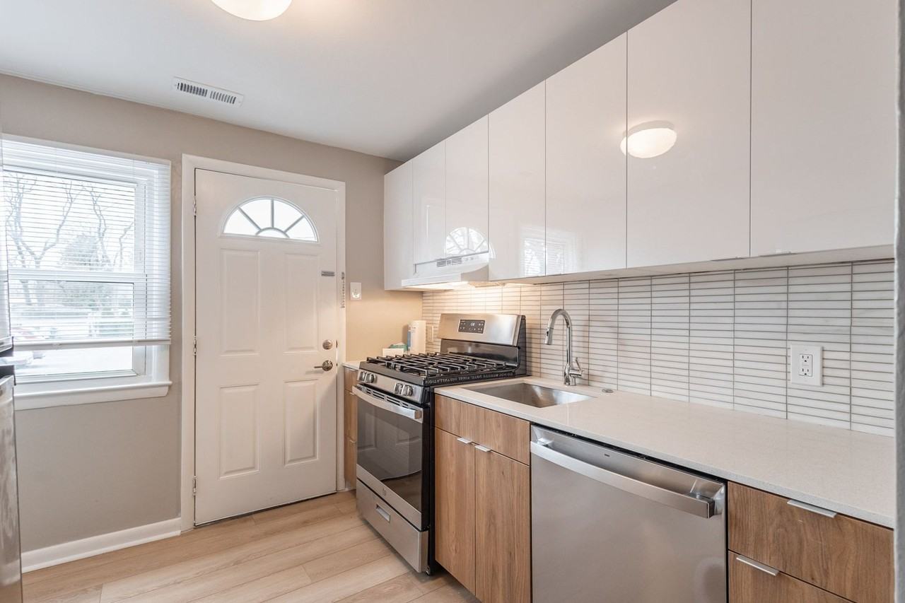 312 Chestnut Ave - Photo 3 of 12