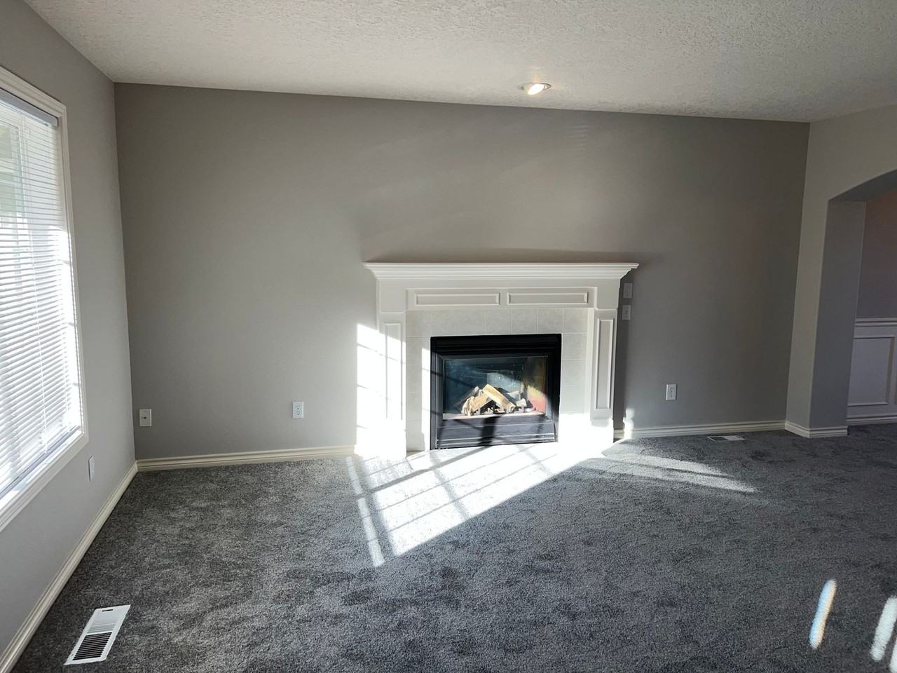 2627 Nw 37th Ave - Photo 2 of 33