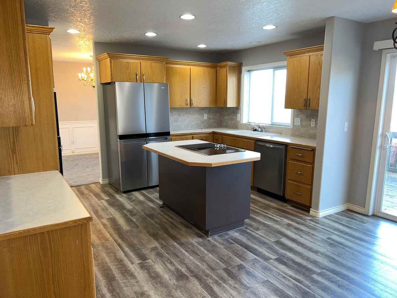 2627 Nw 37th Ave - Photo 3 of 33