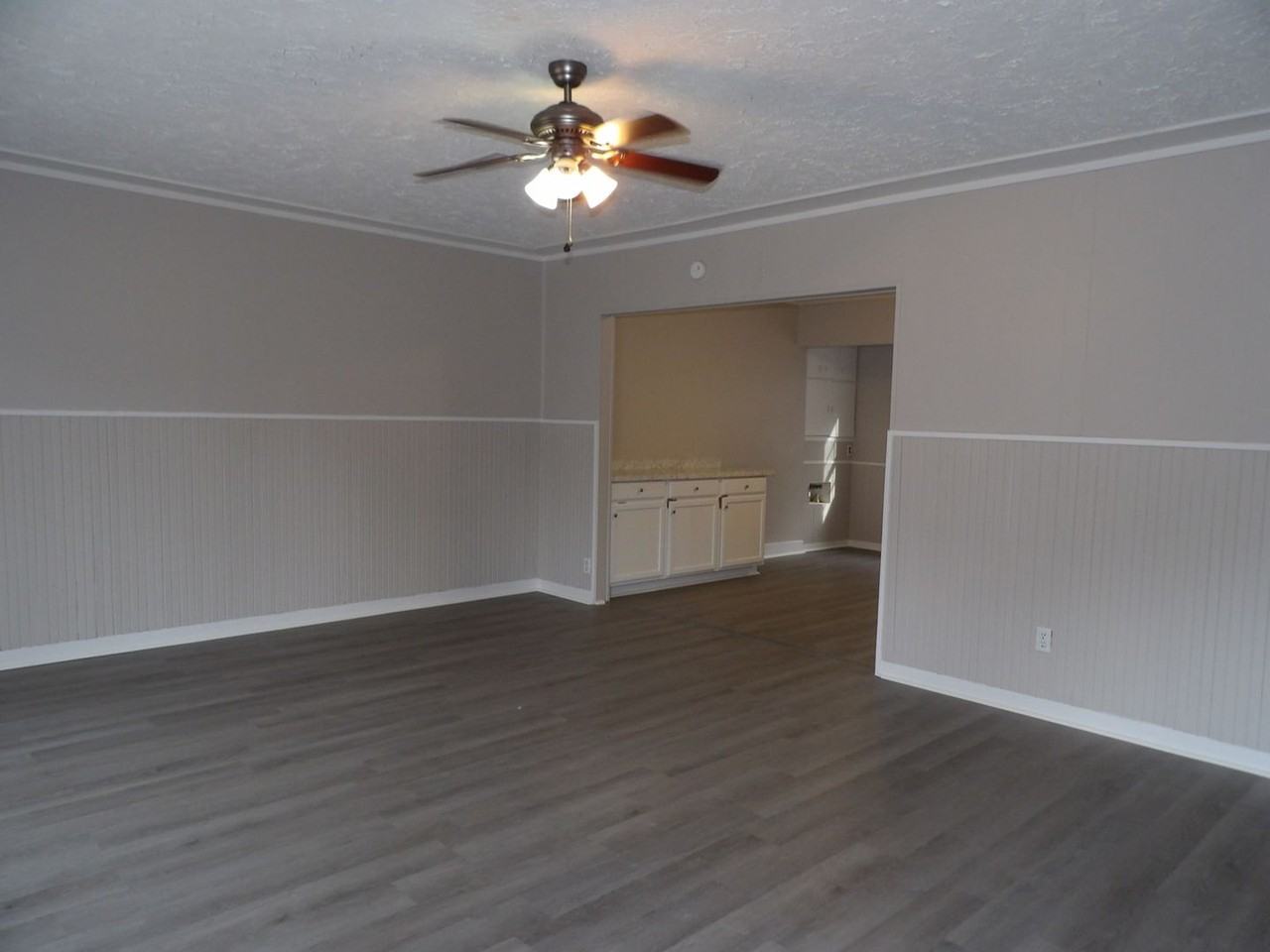 204 E Adams Ave - Photo 2 of 9