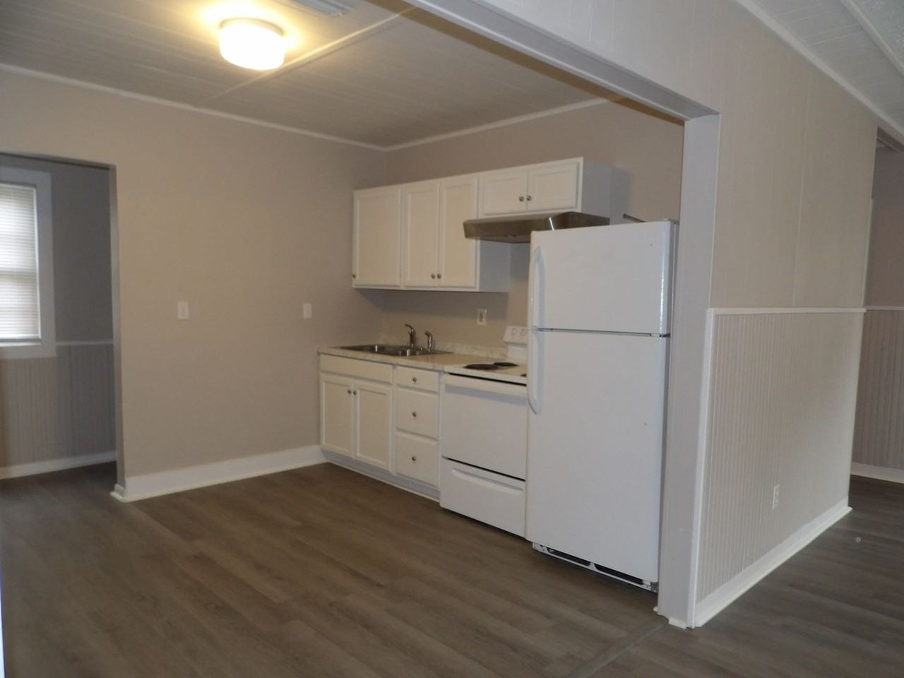 204 E Adams Ave - Photo 3 of 9