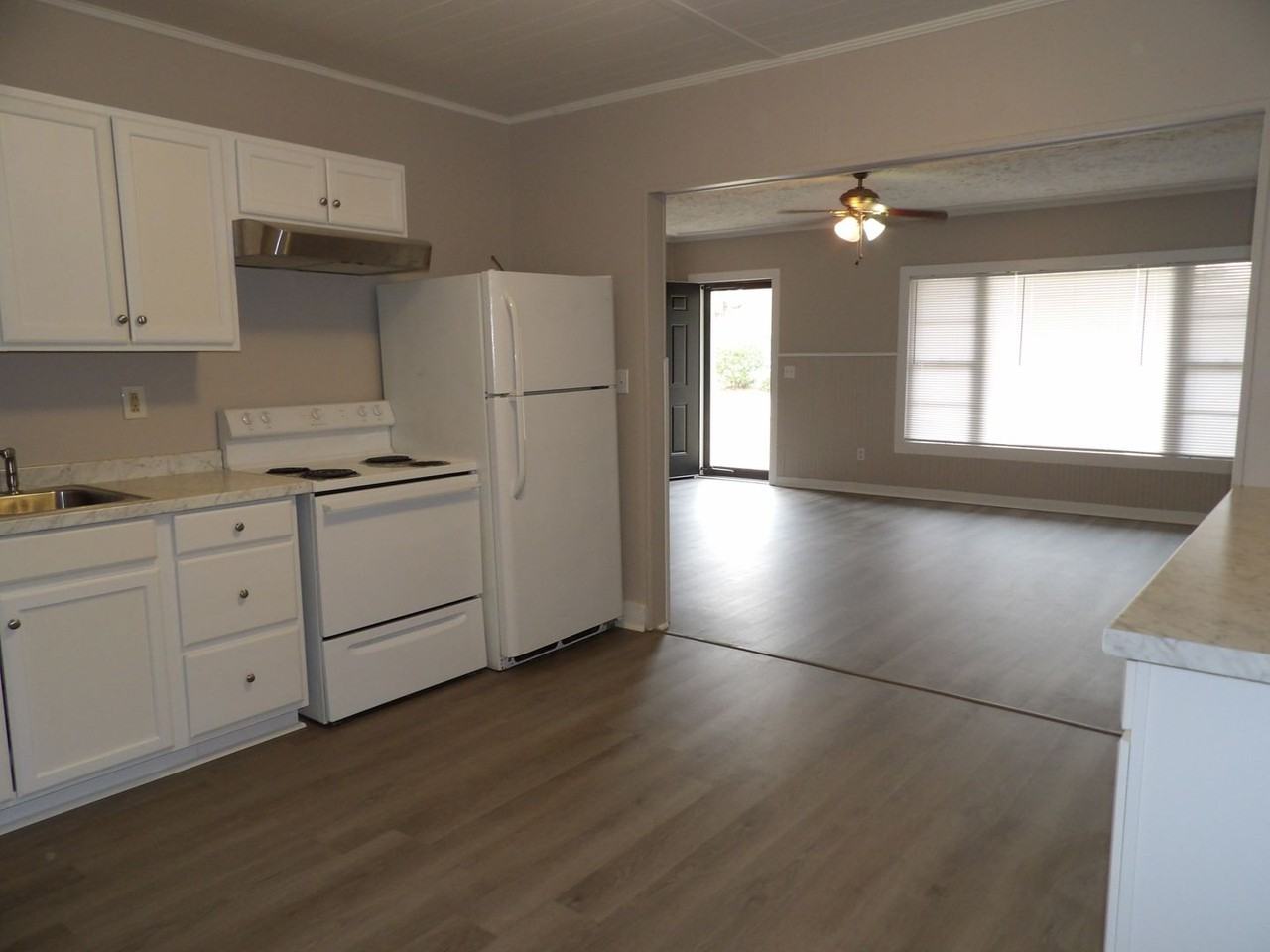 204 E Adams Ave - Photo 5 of 9
