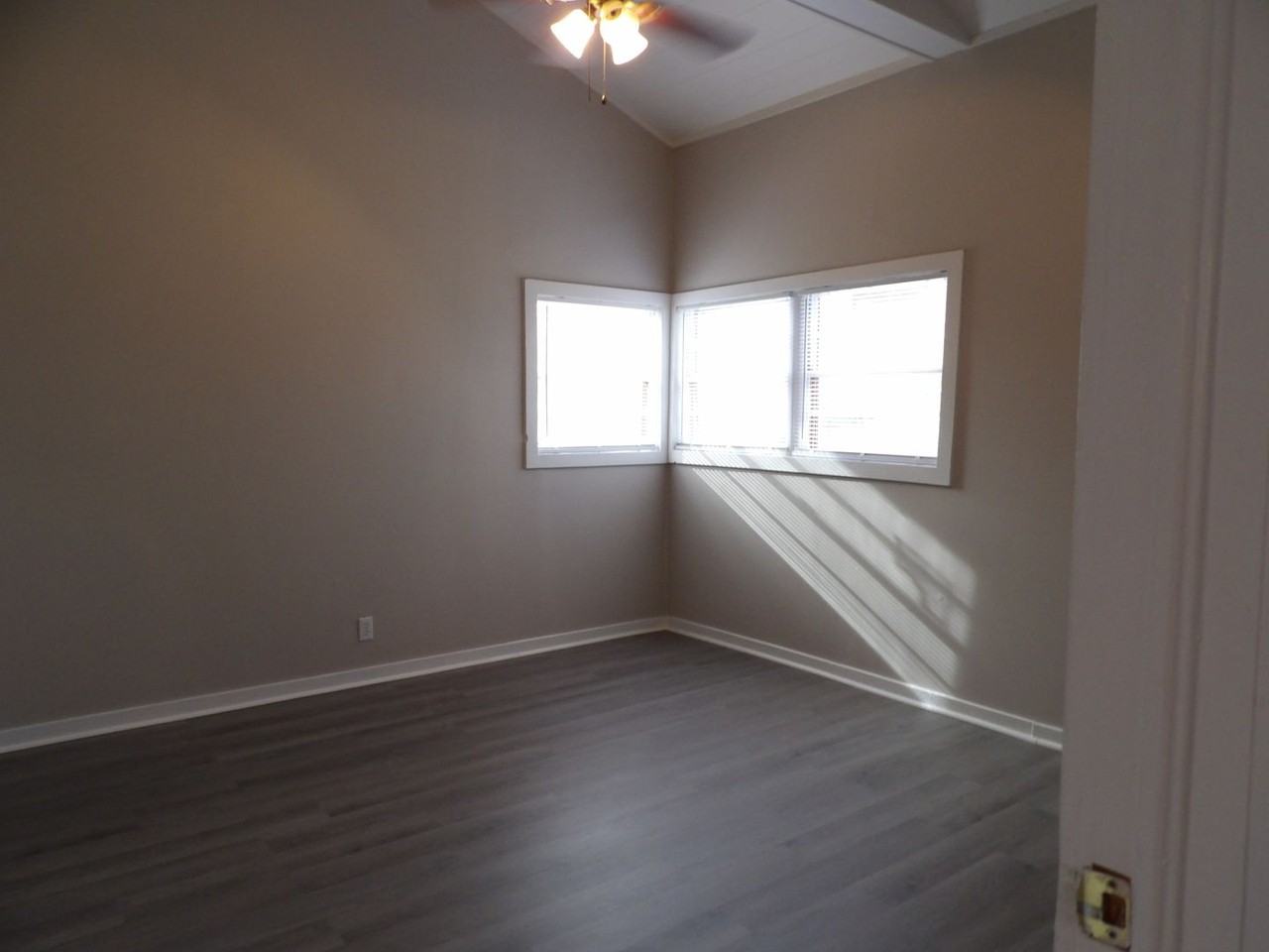 204 E Adams Ave - Photo 7 of 9