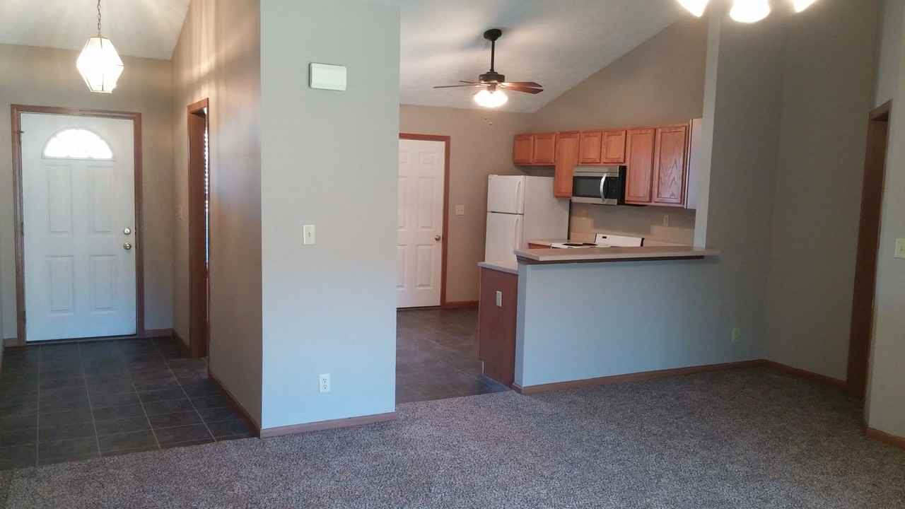 3281 Hopkins Ct - Photo 3 of 7