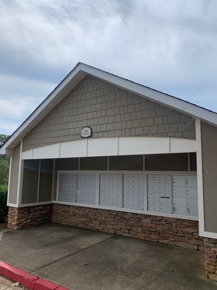 1110 Azalea St - Photo 4 of 5
