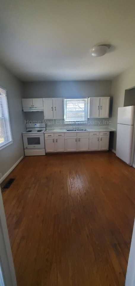 1601 Ne 25th St - Photo 2 of 10