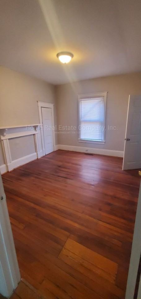 1601 Ne 25th St - Photo 5 of 10