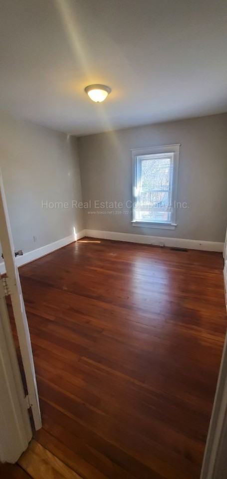 1601 Ne 25th St - Photo 7 of 10