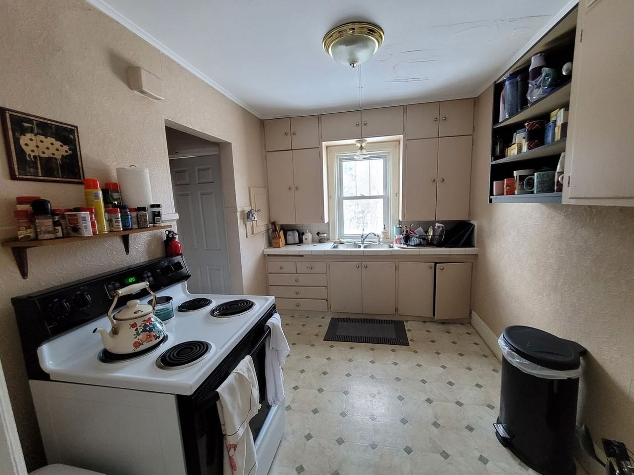 1511 Woodland Ave - Photo 4 of 10