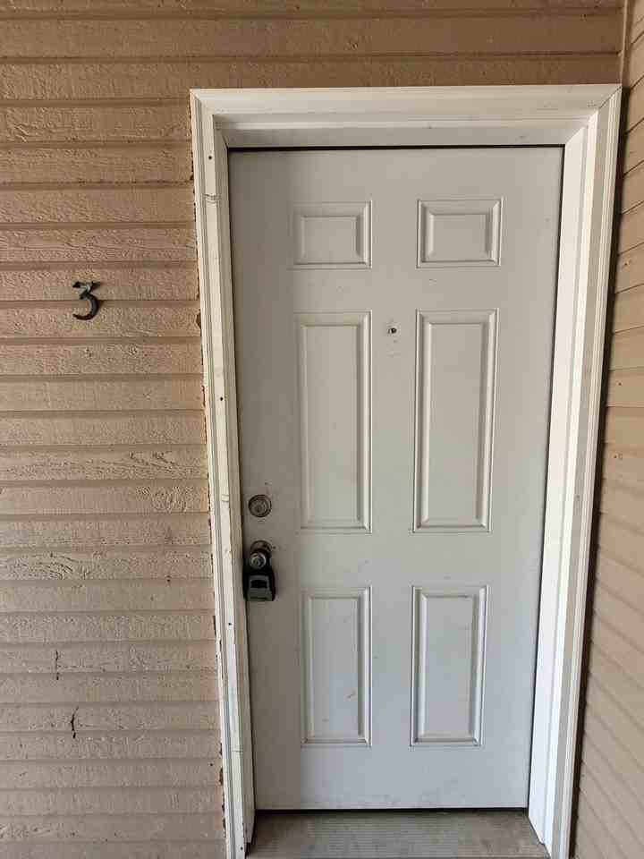 2862 S Meadowbrook Ave #3 - Photo 2 of 10