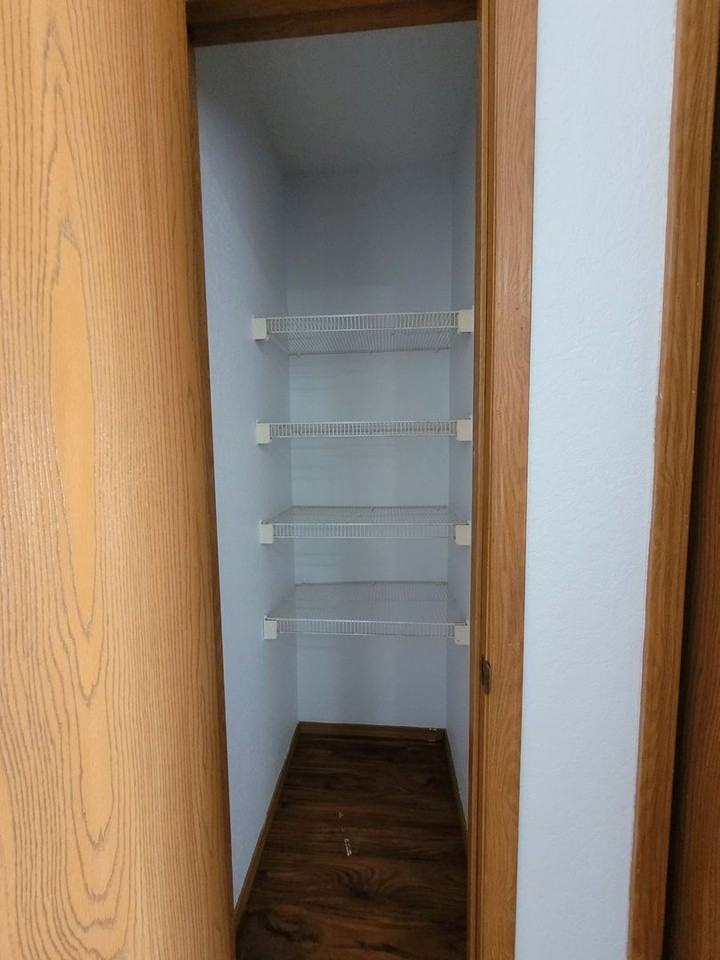 2862 S Meadowbrook Ave #3 - Photo 4 of 10