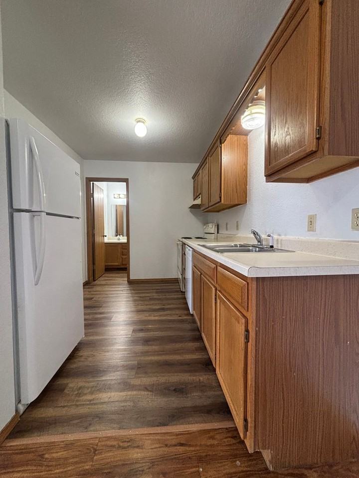 2862 S Meadowbrook Ave #3 - Photo 7 of 10