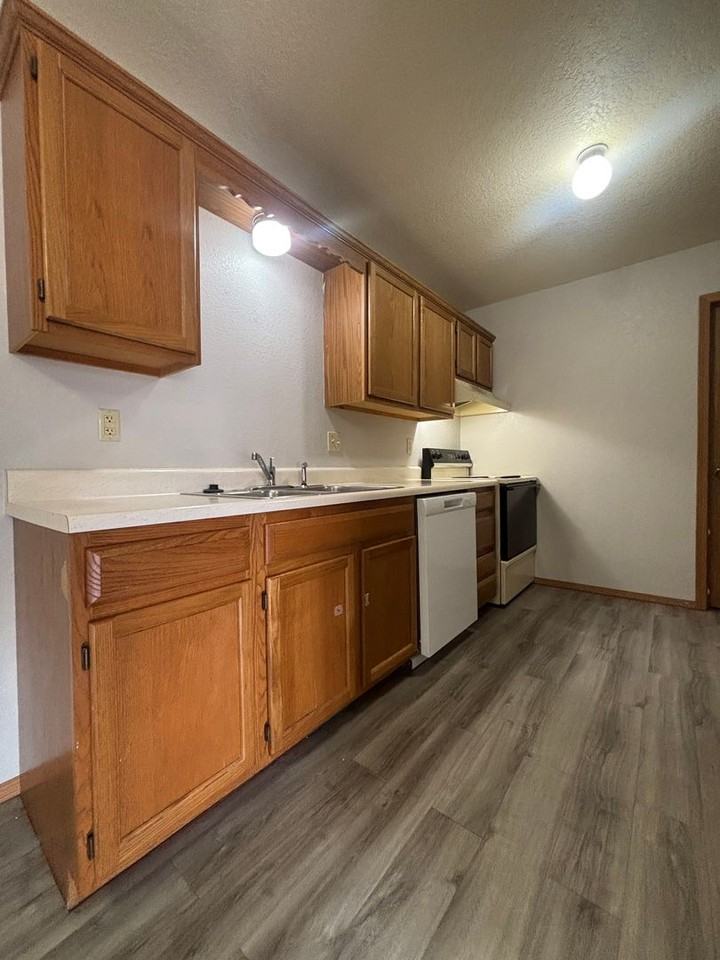 2862 S Meadowbrook Ave #11 - Photo 3 of 7