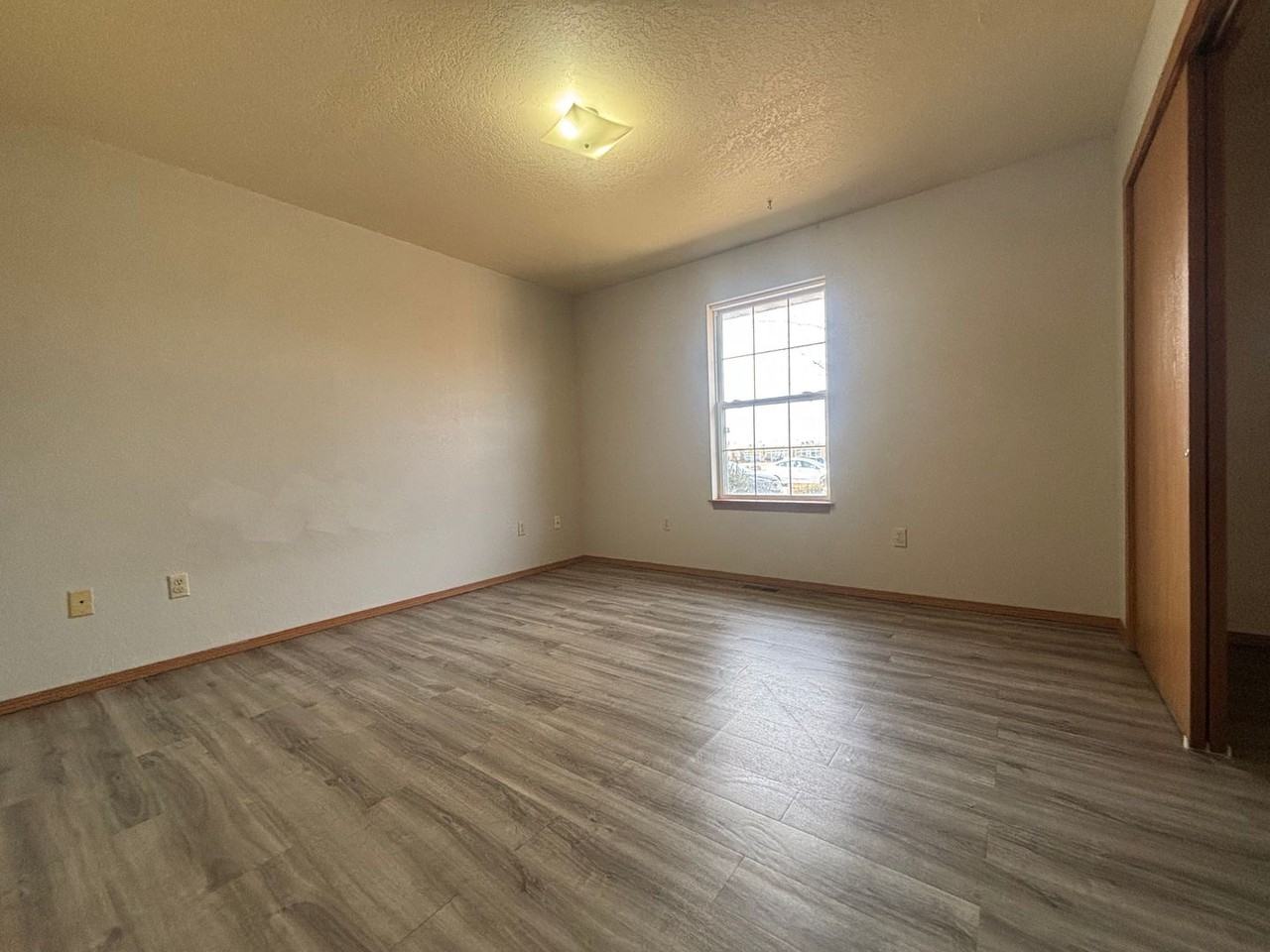 2862 S Meadowbrook Ave #11 - Photo 5 of 7