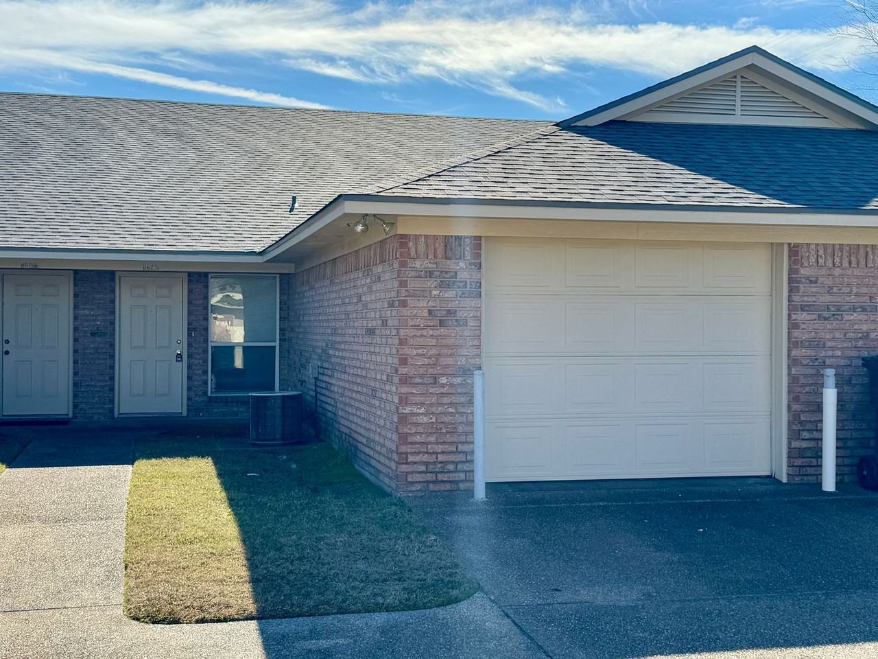 1627 Breezy Dr - Photo 2 of 7